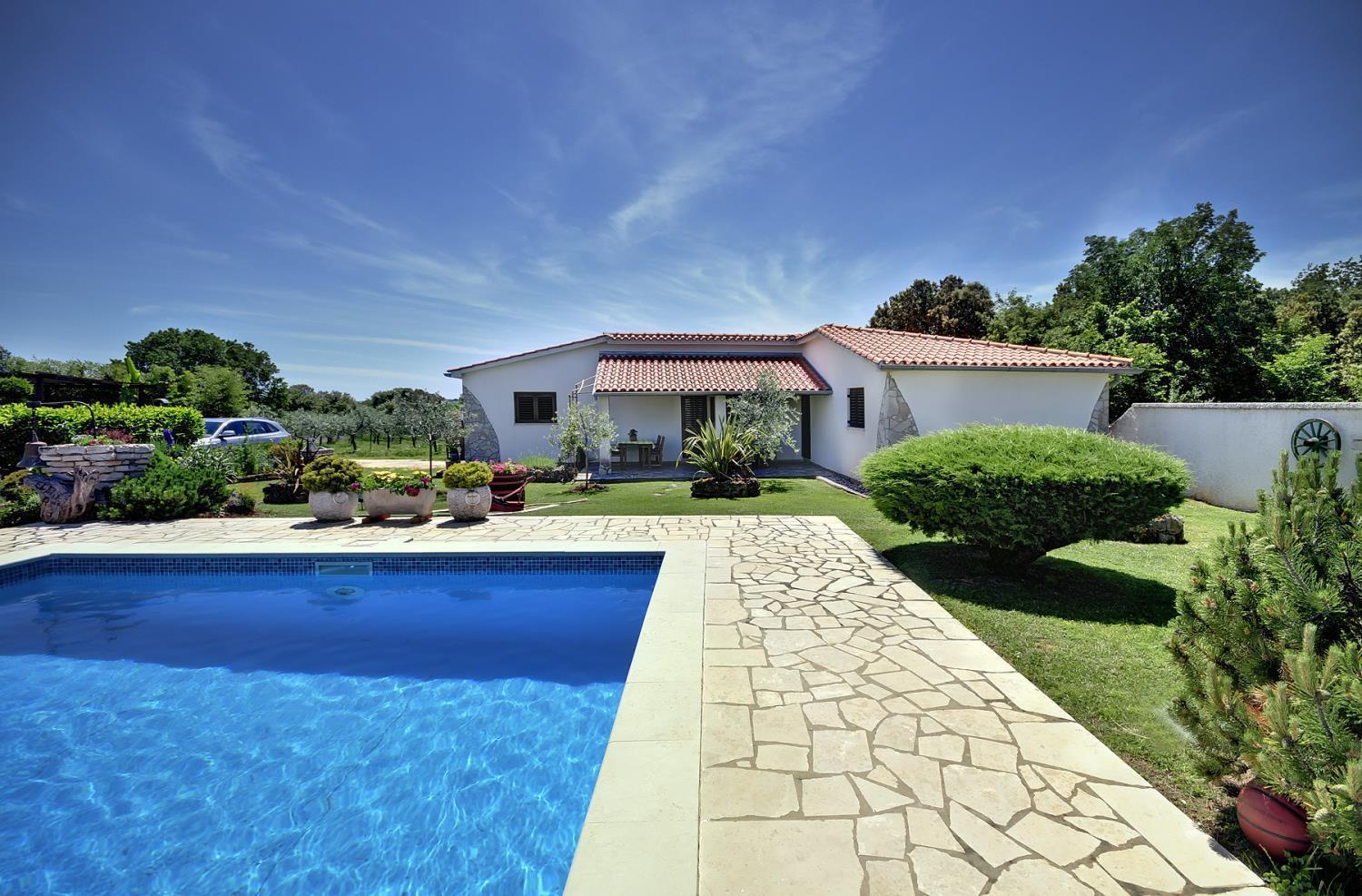 Mit Aussenpool, Klimaanlage, Wlan Und Grillanlage Appartamento Pola